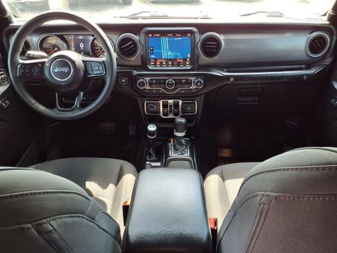 Used 2023 Jeep Wrangler Unlimited Sport AWD/4WD image 9