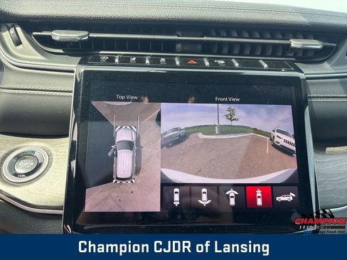 Used 2024 Jeep Grand Cherokee Limited w/ Luxury Tech Group II AWD/4WD image 32