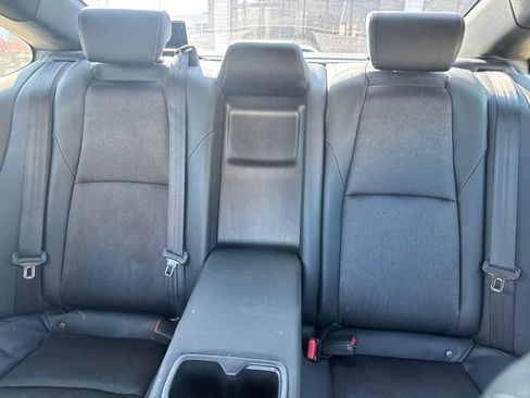 Used 2018 Honda Accord Sport image 9