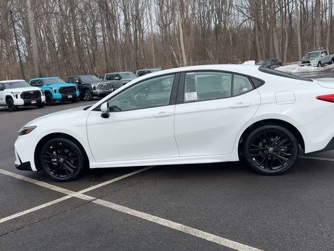 New 2026 Toyota Camry SE image 5