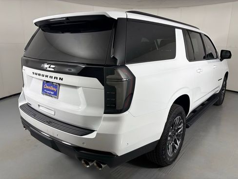 New 2026 Chevrolet Suburban Z71 image 10