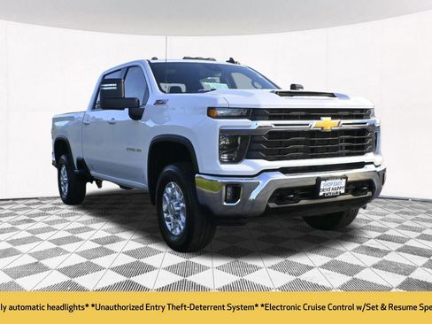 Used 2024 Chevrolet Silverado 2500 LT image 19