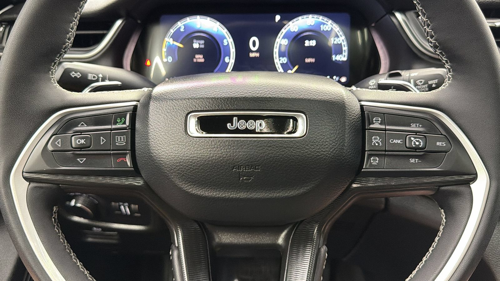 Used 2023 Jeep Grand Cherokee L Altitude AWD/4WD image 24