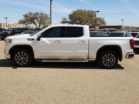 Used 2022 GMC Sierra 1500 SLT image 2