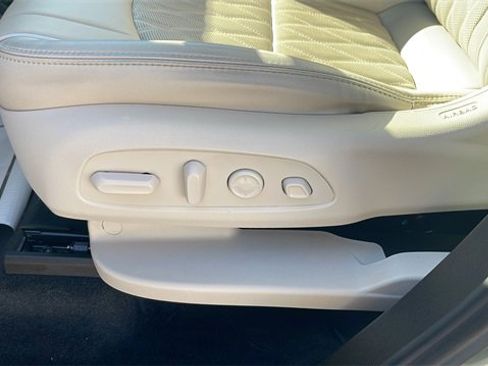 Used 2024 Buick Enclave Avenir w/ Avenir Technology Package image 14