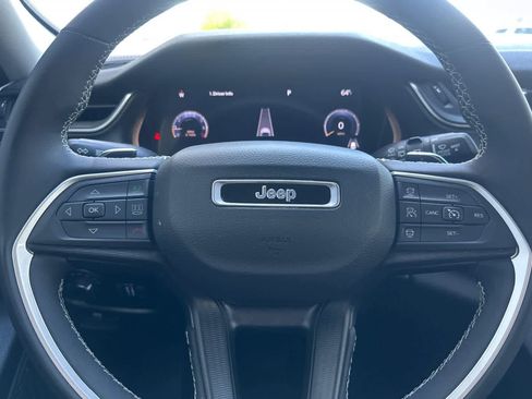 Certified 2023 Jeep Grand Cherokee Laredo w/ Luxury Tech Group I AWD/4WD image 25