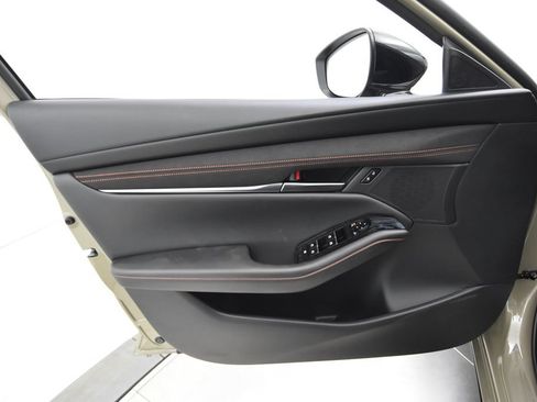 Certified 2025 MAZDA MAZDA3 Carbon AWD/4WD image 29
