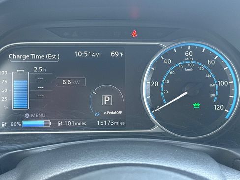 Certified 2025 Nissan Leaf S FWD image 29