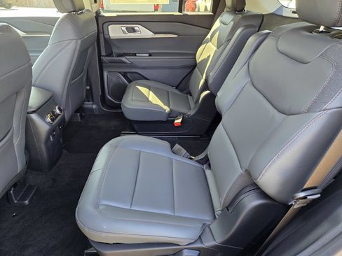 New 2026 Ford Explorer Active w/ Active Comfort Package RWD image 6