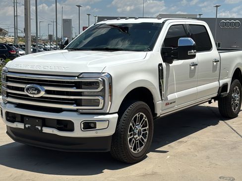 Used 2026 Ford F250 Platinum w/ Platinum Plus Package AWD/4WD image 3