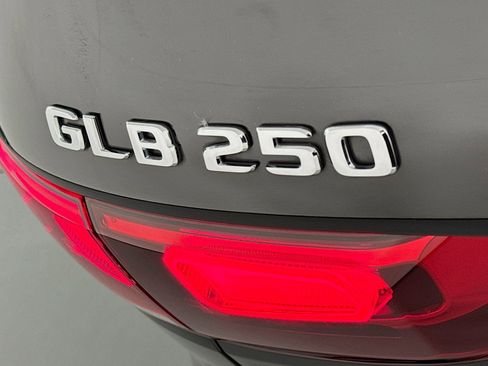 Certified 2022 Mercedes-Benz GLB 250 image 9