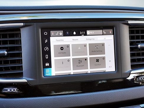 Used 2022 Chrysler Voyager LX image 27