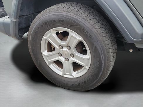 Used 2018 Jeep Wrangler Unlimited Sport S image 16