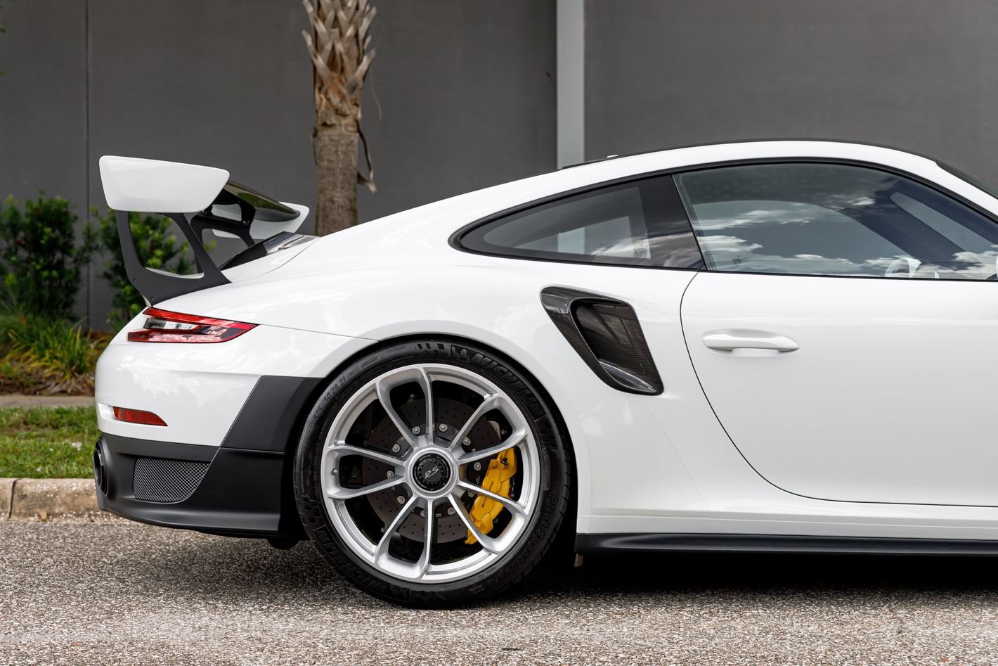 Used 2018 Porsche 911 GT2 RS w/ Weissach Package RWD image 8