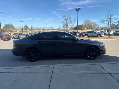 Certified 2025 Honda Accord SE image 5