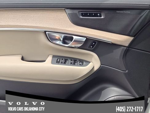 Used 2026 Volvo XC90 B6 Plus w/ Protection Package Premier AWD/4WD image 17
