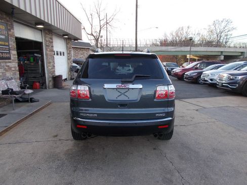 Used 2011 GMC Acadia SLE image 4