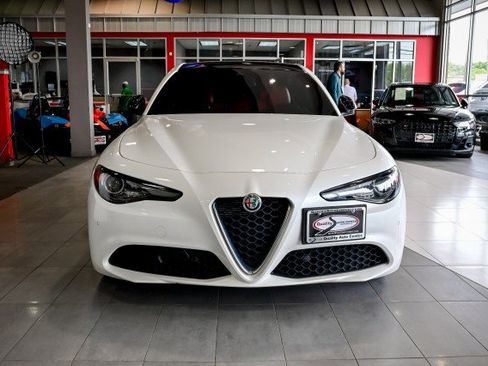 Used 2020 Alfa Romeo Giulia Ti AWD/4WD image 2