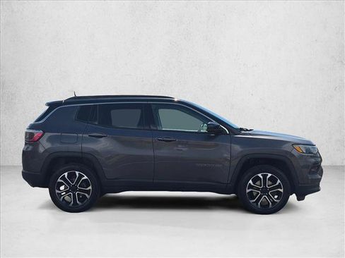Used 2022 Jeep Compass Limited AWD/4WD image 4
