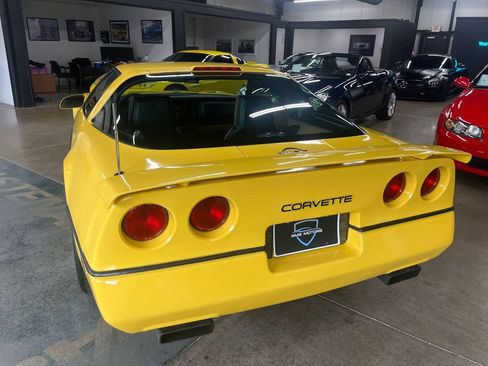 Used 1988 Chevrolet Corvette Coupe RWD image 8