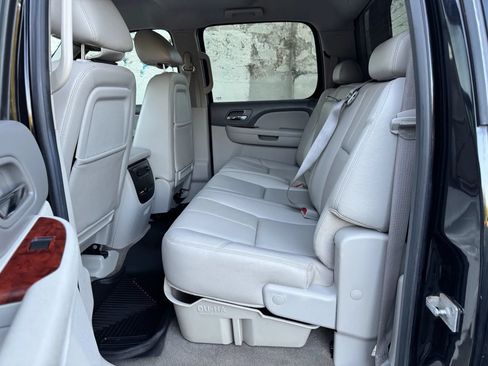 Used 2012 Chevrolet Silverado 2500 LTZ w/ LTZ Plus Package AWD/4WD image 16