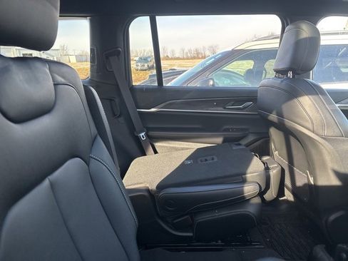 Used 2024 Jeep Grand Cherokee L Limited w/ Black Appearance Package image 8