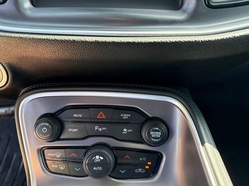 Used 2019 Dodge Challenger SXT w/ Driver Convenience Group RWD image 22