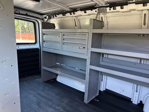 Used 2017 Chevrolet Express 2500 RWD image 12