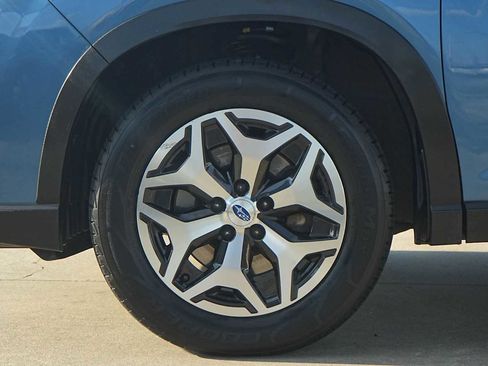 Used 2020 Subaru Forester Premium image 7