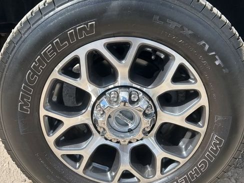 Used 2022 Ford F250 Lariat w/ Lariat Value Package image 9