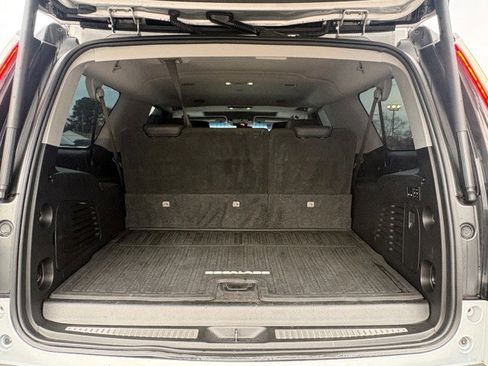 Used 2018 Cadillac Escalade ESV Luxury image 18