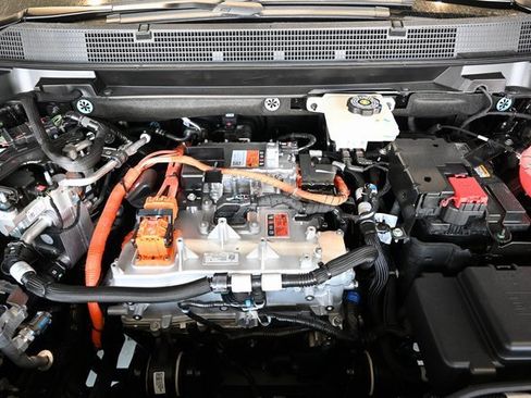 New 2026 Chevrolet Equinox EV LT image 27