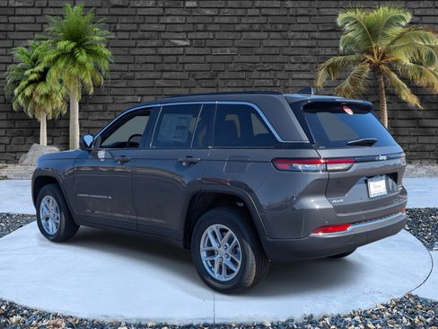 Used 2025 Jeep Grand Cherokee Laredo X w/ Luxury Tech Group I image 6