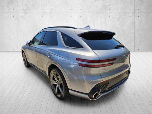 Used 2023 Genesis GV70 2.5T w/ Sport Prestige Package AWD/4WD image 9