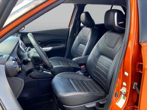Used 2019 Nissan Kicks SR w/ SR Premium Package FWD image 8