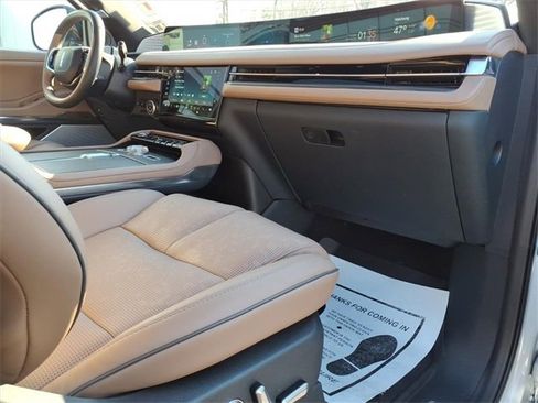 Used 2025 Lincoln Navigator Black Label image 9