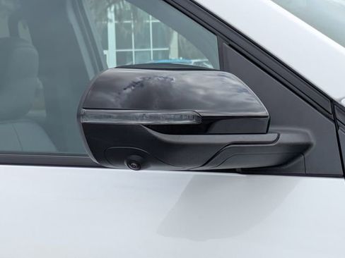 Certified 2025 GMC Acadia Elevation w/ Elevation Premium Package image 11