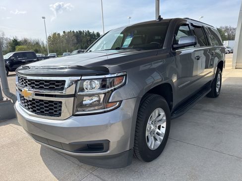 Used 2019 Chevrolet Suburban LT AWD/4WD image 3
