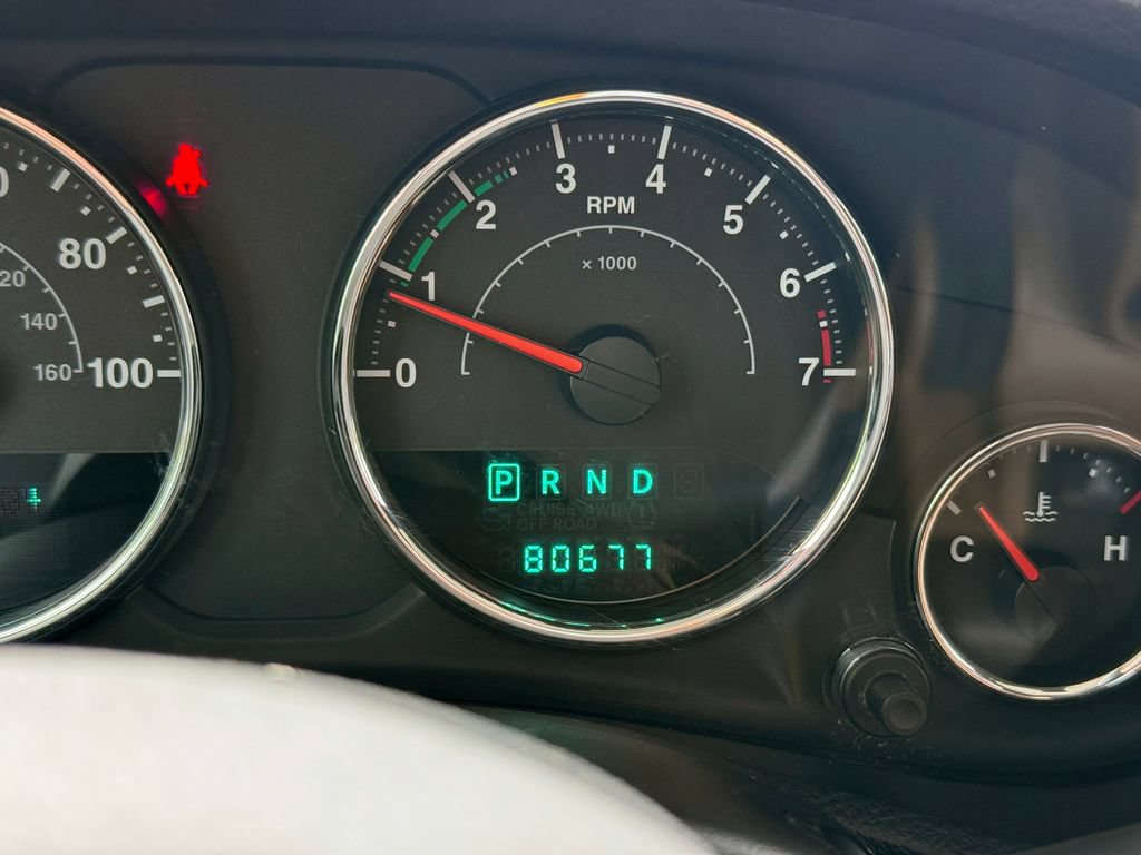 Used 2012 Jeep Wrangler Unlimited Sahara w/ Connectivity Group AWD/4WD image 23