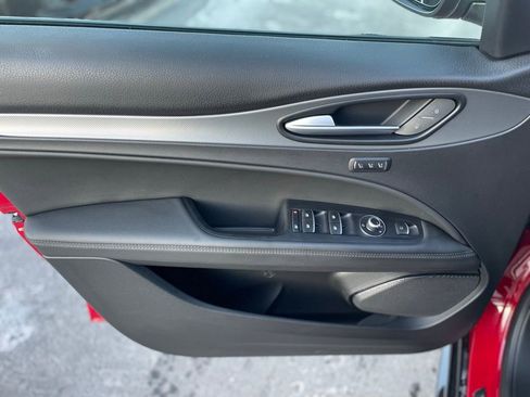 Used 2024 Alfa Romeo Stelvio Veloce image 10