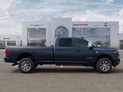 New 2026 RAM 2500 Laramie AWD/4WD image 22