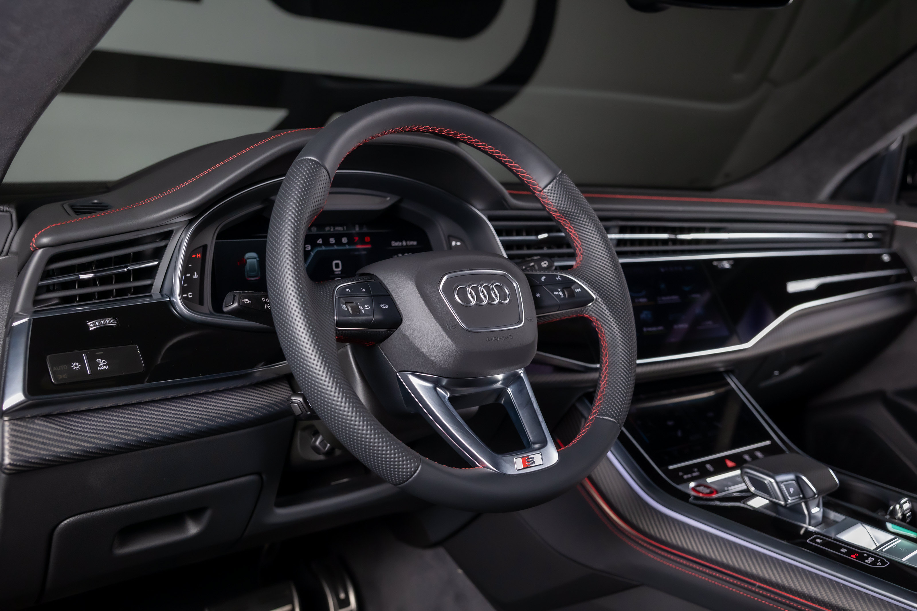 Used 2026 Audi SQ8 Prestige AWD/4WD image 32