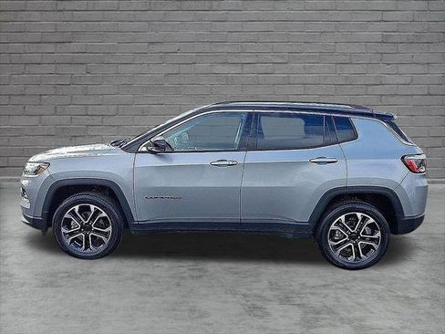 Certified 2022 Jeep Compass Limited w/ Sun and Sound Group AWD/4WD image 10