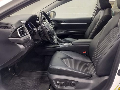 Used 2018 Toyota Camry L image 21