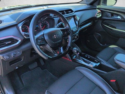Used 2021 Chevrolet TrailBlazer RS w/ Sun and Liftgate Package FWD image 14