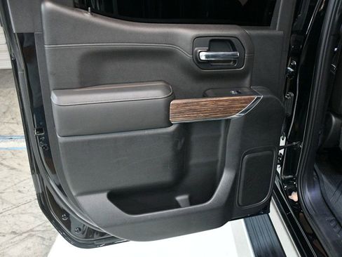 Used 2019 Chevrolet Silverado 1500 High Country w/ High Country Premium Package image 26