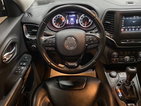 Used 2019 Jeep Cherokee Latitude Plus AWD/4WD image 26