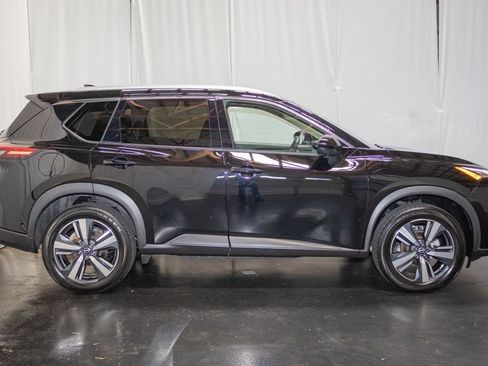 Used 2024 Nissan Rogue SL AWD/4WD image 4