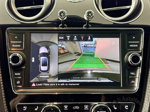 Used 2018 Bentley Bentayga AWD/4WD image 20