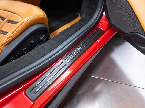 Used 2016 Ferrari 488 GTB RWD image 36